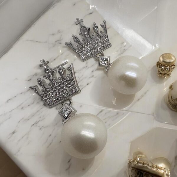 White Gold Flat Crown Earrings - Image 2